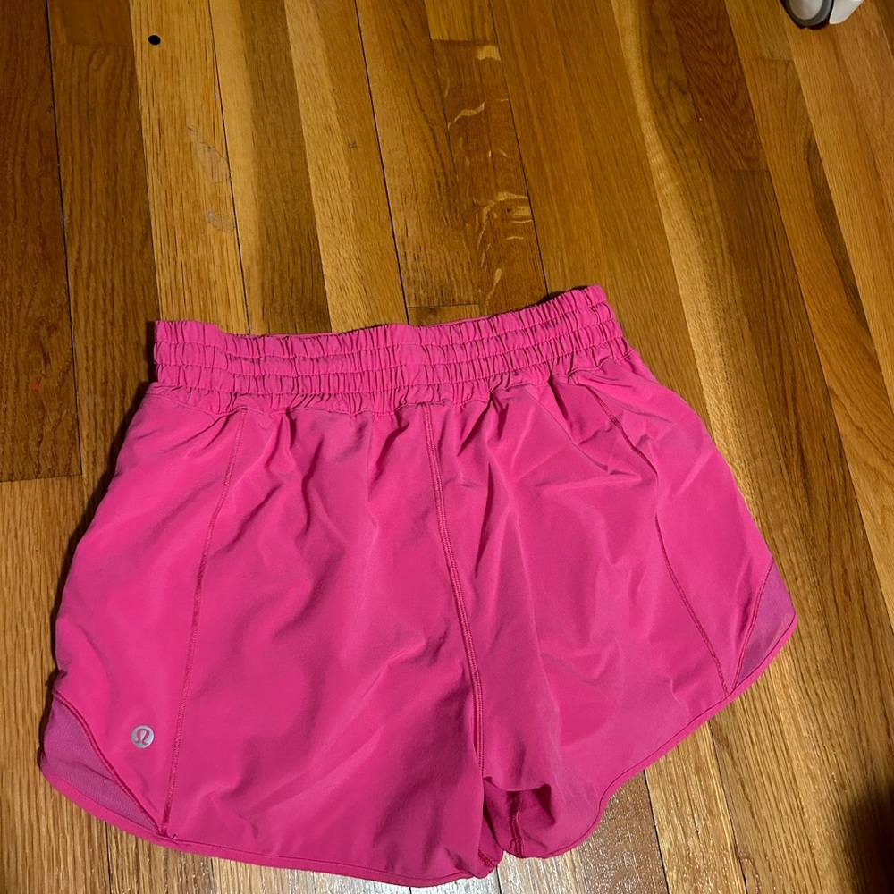 Lululemon Hotty Hot shorts 4” - high rise, sonic pink